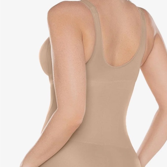 MIRACLESUIT Shaping Bodysuit Open-Bust & Slimming technology NUDE US M EUC - Picture 5 of 10